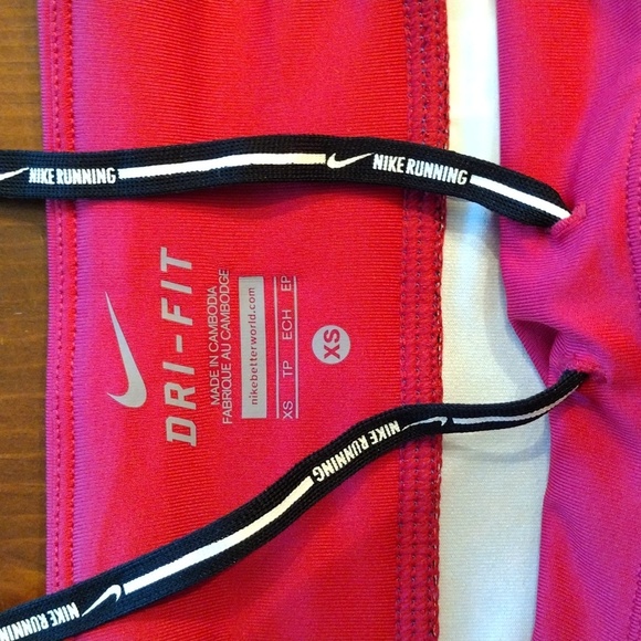 NWT Nike Dri-Fit Racer Leopard Print Capri Leggings, Size XS, Blue/Pink/Black - Picture 4 of 9